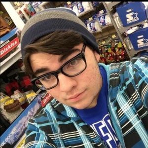 Meet your Posher, Aj